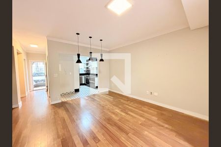 Sala de casa de condomínio à venda com 3 quartos, 130m² em Medeiros, Jundiaí