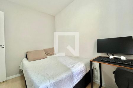 Quarto 1 de apartamento à venda com 2 quartos, 33m² em Jardim Itacolomi, São Paulo