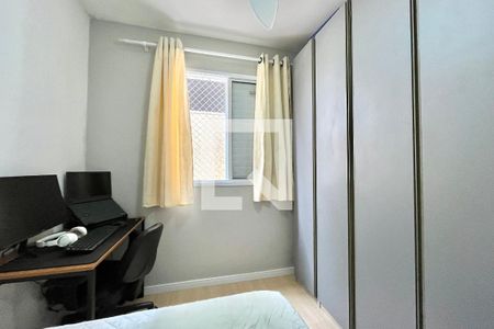 Quarto 1 de apartamento à venda com 2 quartos, 33m² em Jardim Itacolomi, São Paulo