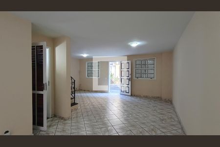Sala de casa de condomínio para alugar com 3 quartos, 166m² em Taquara, Rio de Janeiro