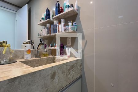 Banheiro de apartamento à venda com 2 quartos, 68m² em Macedo, Guarulhos