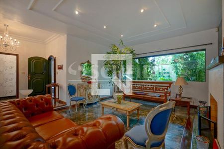 Casa à venda com 4 quartos, 230m² em Jardim Santo Amaro, São Paulo