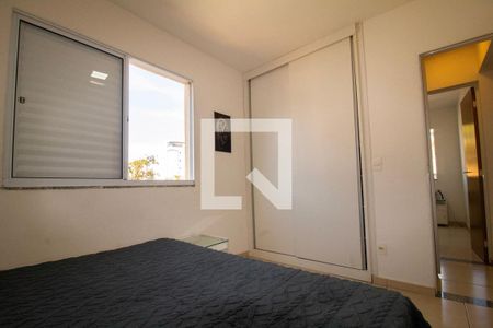 Quarto 02 de casa para alugar com 2 quartos, 55m² em Estoril, Belo Horizonte