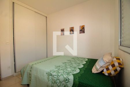 Quarto 01 de casa para alugar com 2 quartos, 55m² em Estoril, Belo Horizonte