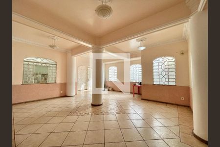 Casa para alugar com 3 quartos, 164m² em Santa Tereza, Belo Horizonte