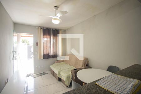Sala de casa para alugar com 1 quarto, 60m² em Laranjal, São Gonçalo