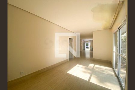 Casa à venda com 4 quartos, 440m² em Jardim Londrina, São Paulo