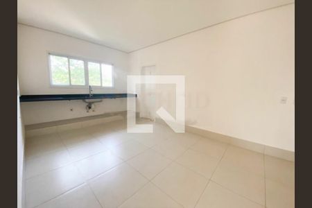 Casa à venda com 4 quartos, 440m² em Jardim Londrina, São Paulo