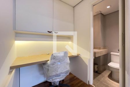 Escritório e lavabo de apartamento para alugar com 3 quartos, 128m² em Vila Mariana, São Paulo