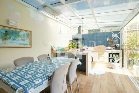 Casa à venda com 4 quartos, 135m² em Veleiros, São Paulo