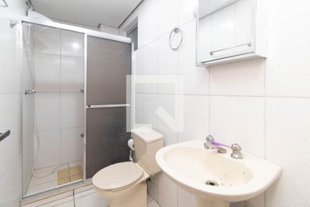 Banheiro de apartamento para alugar com 1 quarto, 50m² em Azenha, Porto Alegre