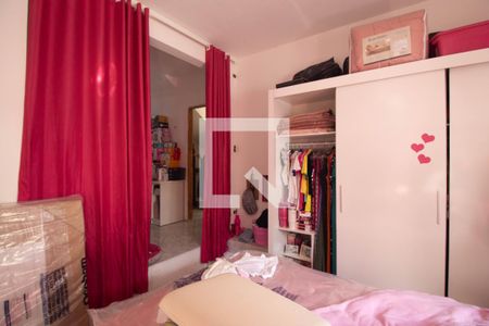 Quarto 2 de casa à venda com 6 quartos, 250m² em Jardim Martins Silva, São Paulo