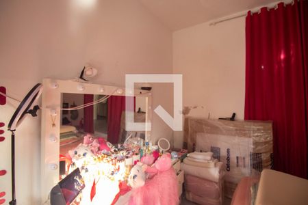 Quarto 2 de casa à venda com 6 quartos, 250m² em Jardim Martins Silva, São Paulo