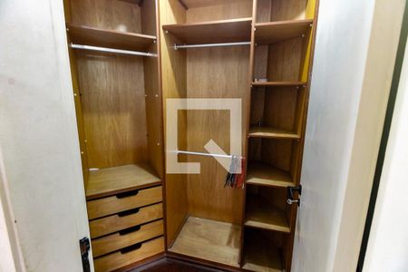 Closet do quarto de apartamento para alugar com 1 quarto, 50m² em Morumbi, São Paulo