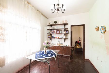 Casa à venda com 3 quartos, 110m² em Niterói, Canoas