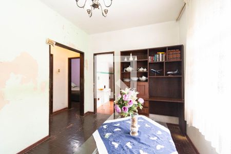 Casa à venda com 3 quartos, 110m² em Niterói, Canoas