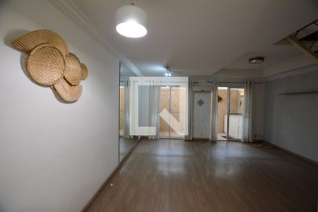 SALA de casa de condomínio à venda com 3 quartos, 115m² em Jardim das Esmeraldas, São Paulo
