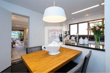 Apartamento à venda com 3 quartos, 257m² em Real Parque, São Paulo