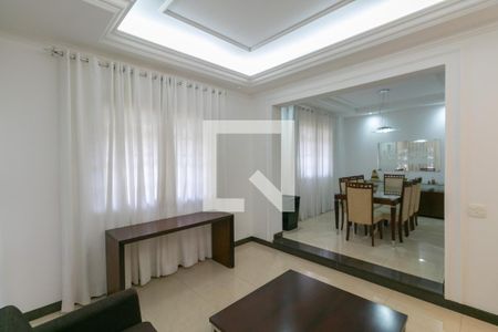 Casa para alugar com 4 quartos, 367m² em Álvaro Camargos, Belo Horizonte