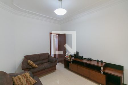 Casa para alugar com 4 quartos, 367m² em Álvaro Camargos, Belo Horizonte
