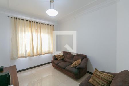 Casa para alugar com 4 quartos, 367m² em Álvaro Camargos, Belo Horizonte