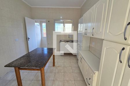 Cozinha de apartamento para alugar com 2 quartos, 95m² em Vila Caiçara, Praia Grande