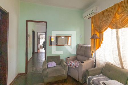 Casa à venda com 3 quartos, 110m² em Niterói, Canoas