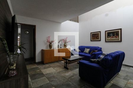Sala de casa para alugar com 2 quartos, 250m² em Centro, Mogi das Cruzes