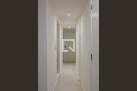Corredor de apartamento para alugar com 2 quartos, 65m² em Engenho de Dentro, Rio de Janeiro