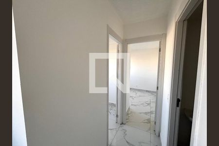 Corredor de apartamento para alugar com 2 quartos, 38m² em Cidade Antônio Estêvão de Carvalho, São Paulo