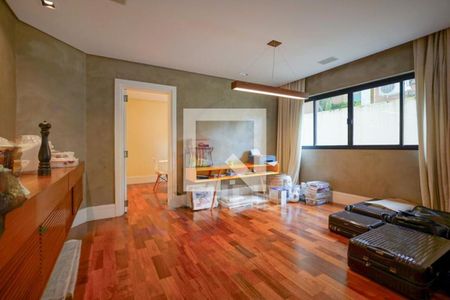 Apartamento à venda com 3 quartos, 230m² em Real Parque, São Paulo