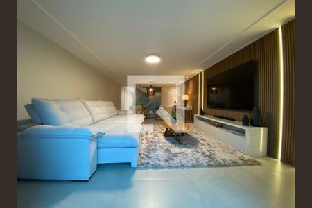 Sala  de TV de casa para alugar com 6 quartos, 380m² em Parque dos Camargos, Barueri