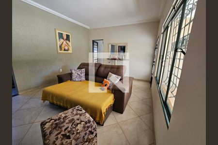 Sala de casa à venda com 3 quartos, 200m² em Recanto dos Dourados, Campinas
