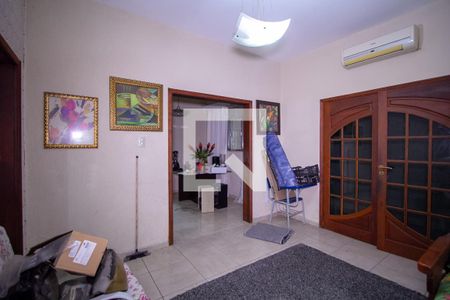 Sala de casa para alugar com 2 quartos, 80m² em Porto Novo, São Gonçalo