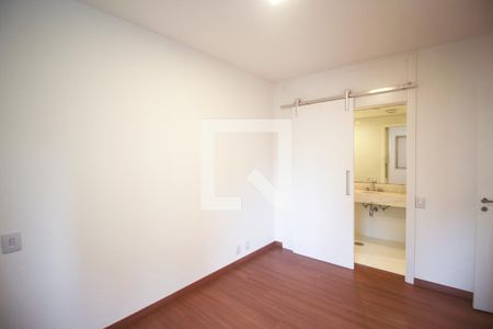 Suíte  de apartamento para alugar com 2 quartos, 100m² em Indianópolis, São Paulo