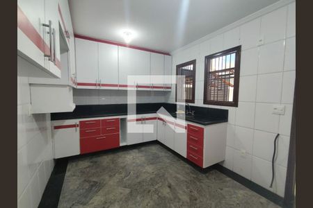 Casa à venda com 3 quartos, 108m² em Campo Grande, São Paulo
