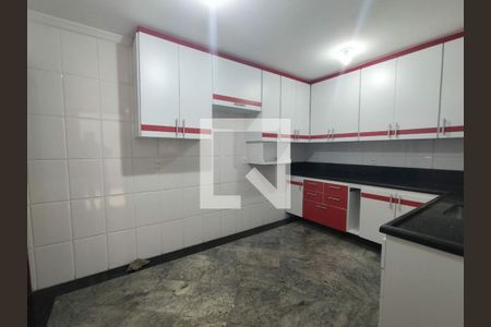 Casa à venda com 3 quartos, 108m² em Campo Grande, São Paulo