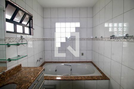Suite com banheira de casa para alugar com 4 quartos, 400m² em Boqueirão, Curitiba