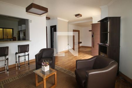 Sala 2 de casa para alugar com 4 quartos, 400m² em Boqueirão, Curitiba