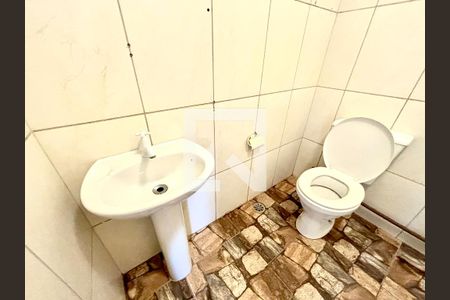 Banheiro  de casa para alugar com 1 quarto, 30m² em Vila Dalila, São Paulo