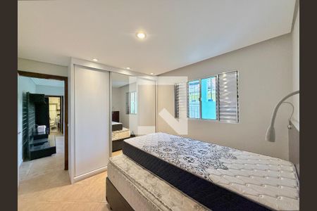Quarto 1 de casa para alugar com 2 quartos, 70m² em Jardim das Flores, São Paulo