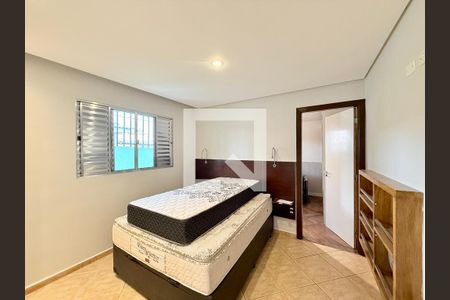 Quarto 1 de casa para alugar com 2 quartos, 70m² em Jardim das Flores, São Paulo