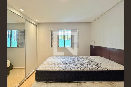 Quarto 1 de casa para alugar com 2 quartos, 70m² em Jardim das Flores, São Paulo