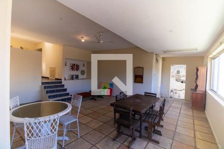 Sala de casa para alugar com 8 quartos, 650m² em Icaraí, Niterói