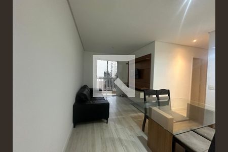 Sala de apartamento para alugar com 2 quartos, 69m² em Jardim Tupanci, Barueri