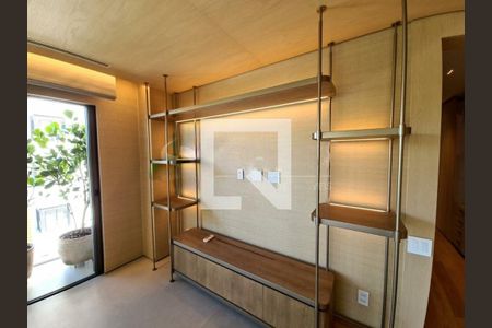 Apartamento à venda com 2 quartos, 206m² em Vila Madalena, São Paulo