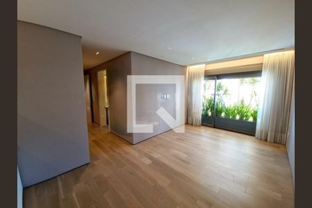Apartamento à venda com 2 quartos, 206m² em Vila Madalena, São Paulo