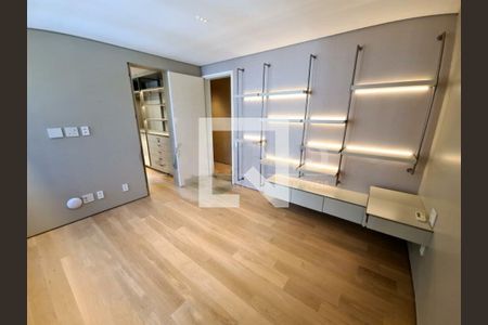 Apartamento à venda com 2 quartos, 206m² em Vila Madalena, São Paulo