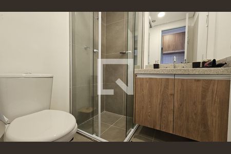 Banheiro de kitnet/studio para alugar com 1 quarto, 24m² em Liberdade, São Paulo