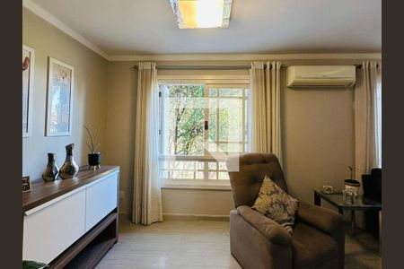 Sala de casa à venda com 3 quartos, 145m² em Sarandi, Porto Alegre